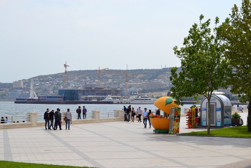 Bakıda keçmiş məhkum Dənizkənarı Milli Parkda özünü dənizə atdı