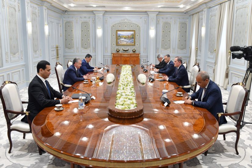Şavkat Mirziyoyev Azərbaycan nümayəndə heyətini qəbul etdi