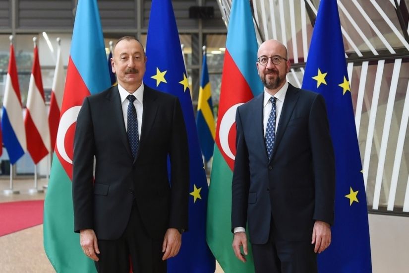 Şarl Mişel İlham Əliyevə zəng etdi
