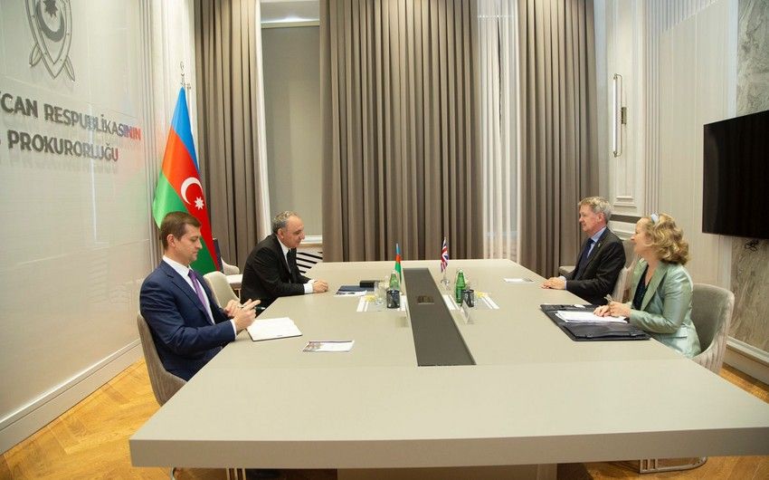 Baş prokuror Britaniya səfiri ilə Azərbaycanın Londondakı səfirliyinə hücumu müzakirə etdi