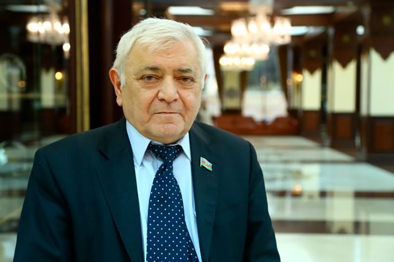 Aqil Abbas səhhətində yaranan problemdən, müalicəsindən danışıb