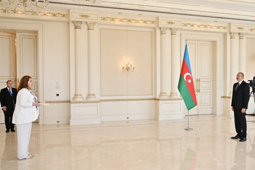 İlham Əliyev Argentinanın yeni səfirinin etimadnaməsini qəbul etdi -     YENİLƏNDİ