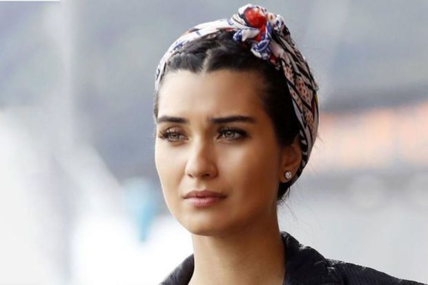 Tuba Büyüküstün: “Özümü döyürəm”