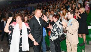 Prezident və birinci xanım Müslüm Maqomayevin xatirəsinə həsr olunan gecədə iştirak edib -         YENİLƏNDİ — foto 11