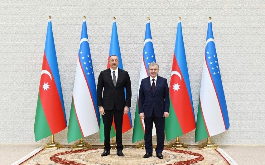 Şavkat Mirziyoyev İlham Əliyevə zəng etdi