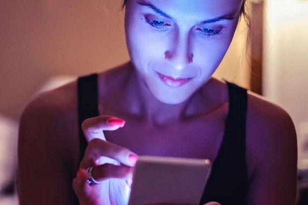 Smartfonun şüalanması dərini sürətlə qocaldır -     Müdafiə YOLLARI