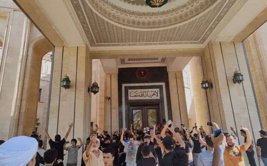 İraqda Respublika Sarayına nəzarət bərpa edilib, ölkədə komendant saatı tətbiq edilir
