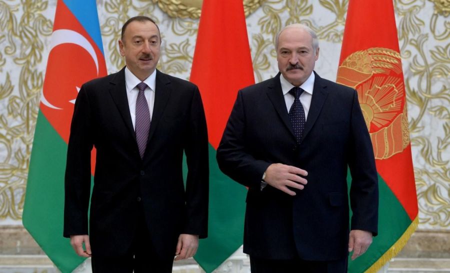 İlham Əliyev Lukaşenkoya zəng etdi