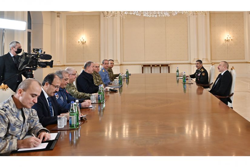 Prezident Hulusi Akarı qəbul etdi