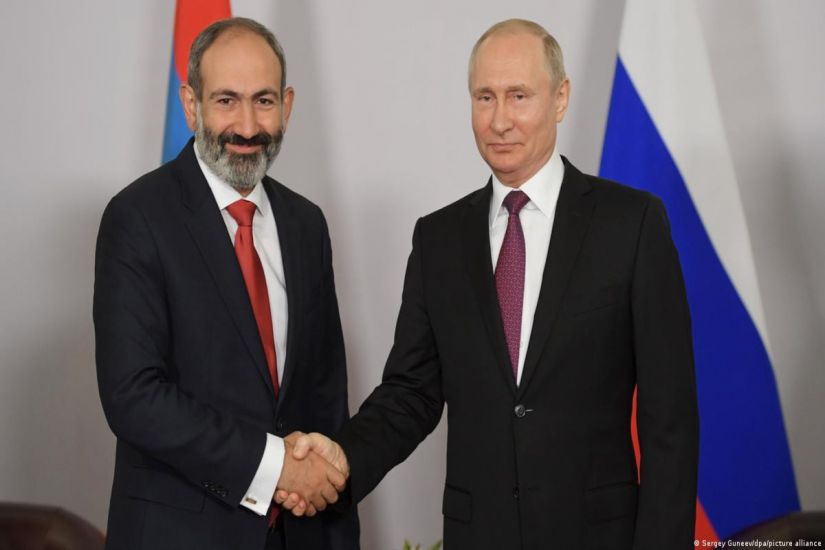 Putin Bişkekdə Paşinyanla görüşdü