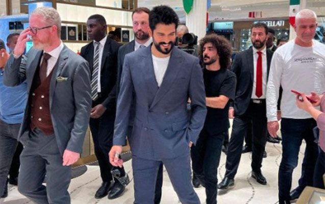 Burak Özçivitin Qətərdə izdihamla qarşılanma     VİDEOSU