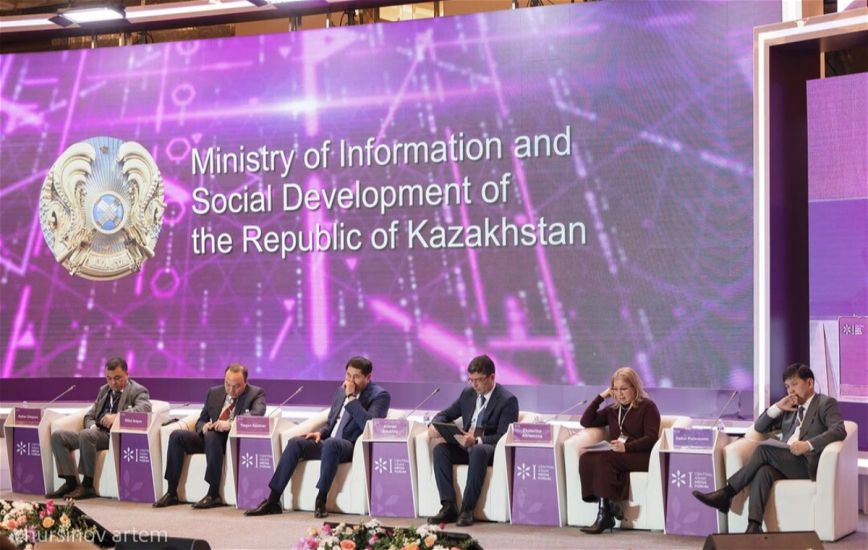 Azərbaycan nümayəndə heyəti Astanada keçirilən I Mərkəzi Asiya Media Forumunda iştirak edir -       FOTO