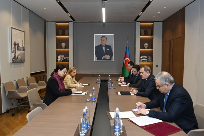 Ceyhun Bayramov BQXK-nın Azərbaycandakı Nümayəndəliyinin rəhbəri ilə Laçın yolu ətrafındakı vəziyyəti müzakirə etdi