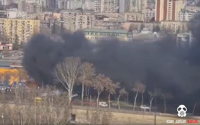 Tbilisidə tikinti materialları bazarında güclü yanğın -      VİDEO
