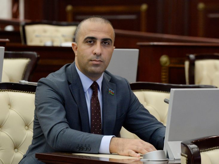 Deputat: “İndiki müxalifət Xalq Cumhuriyyətinin İrəvanın Ermənistana verilməsi prosesinin varisliyini davam etdirdi”
