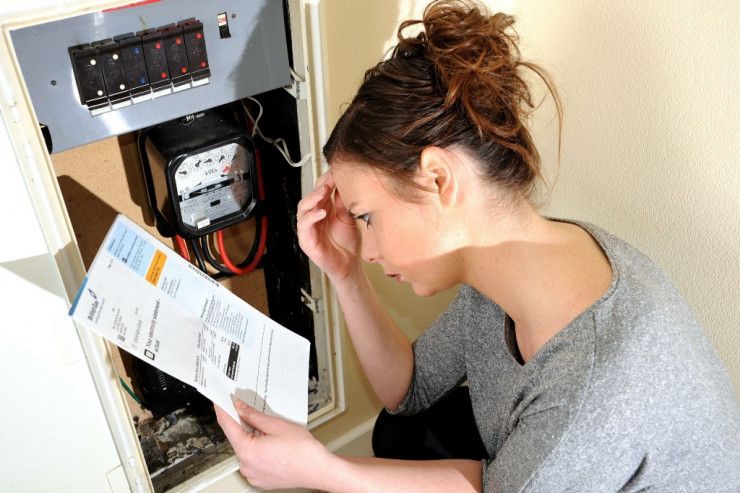 Evdə elektrik enerjisinə görə artıq ödənişi necə azaltmaq olar?
