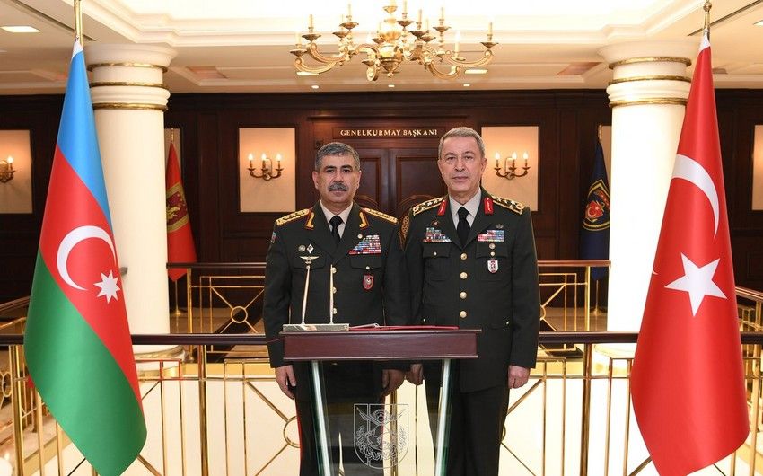 Zakir Həsənov Hulusi Akarı təbrik etdi