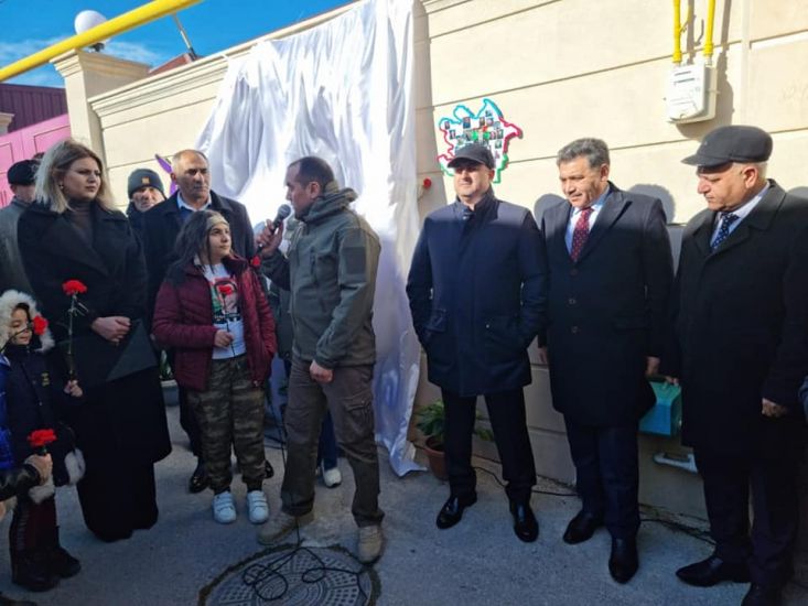 Adil Əliyev: “Şəhidlərimizin əziz xatirəsi xalqımızın qəlbində əbədi yaşayacaq, həmişə ehtiramla anılacaq” -       FOTO