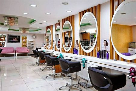 Bakıda gözəllik salonundan 4 min manatlıq oğurluq olub