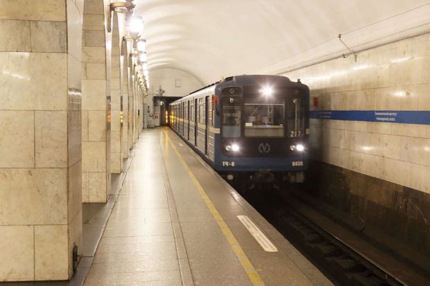 Metroya çirkli və pis qoxulu paltarlarla girənlər cərimələnəcəklər