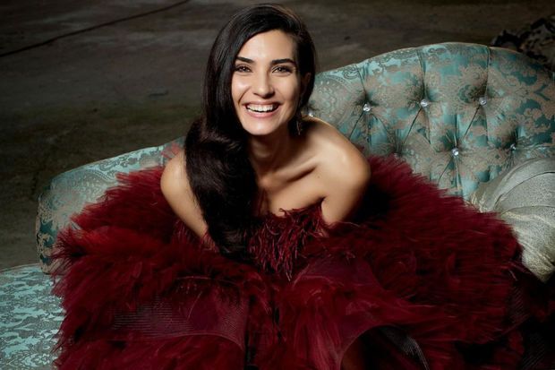 Estetik əməliyyata qarşı çıxan aktrisa özü də plastik dəyişikliyə imza atdı -      FOTO