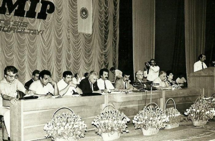 "Ə, Etibar, ə, bu hakimiyyət nə gözəl şeymiş, ə!..."