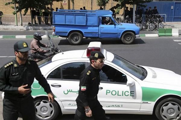 İranda ingilis diplomat casusluqda şübhəli bilinərək saxlanıldı