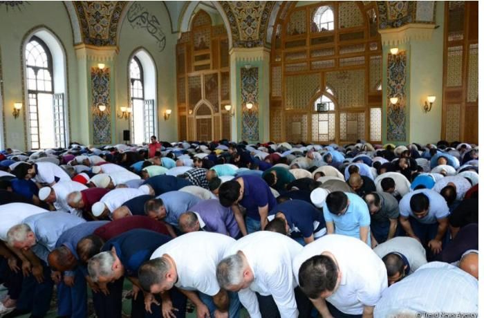 "Təzə Pir" məscidində bayram namazı qılındı -   YENİLƏNDİ