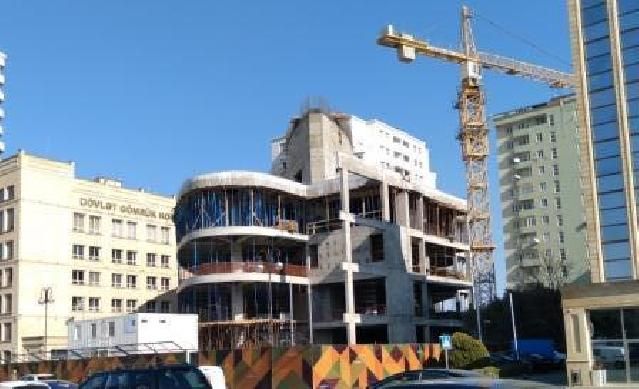 DGK-nın yeni binasının yerində kəsilən ağaclarla bağlı açıqlama:         “Buna görə nə Muxtar Babayev özünü pis edəndi, nə də ki Səfər Mehdiyev...”