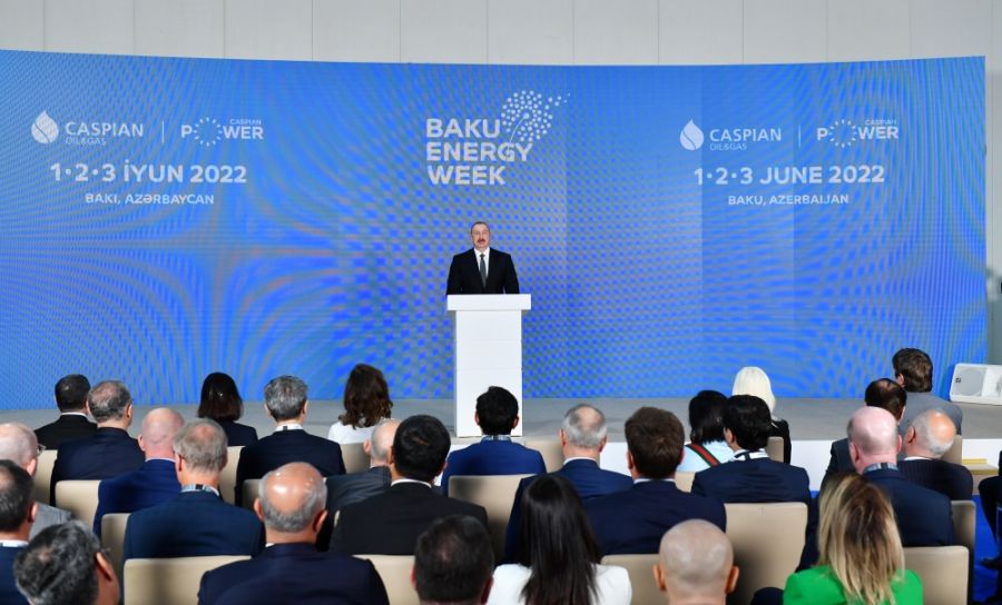 “Alternativ enerji ilə bağlı bir çox şirkətlə aktiv danışıqlar aparılır” -     İlham Əliyev