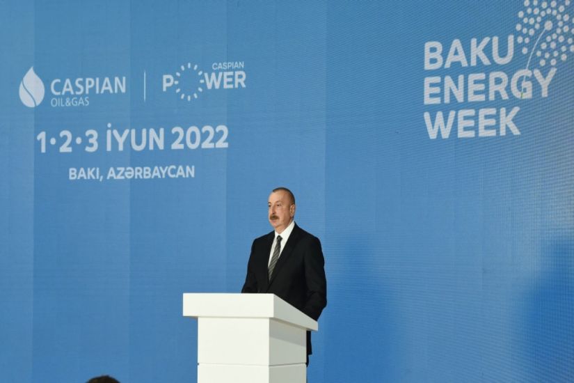 Azərbaycan Prezidenti: “Biz nəhəng enerji layihələrini həyata keçirməyə qadirik”
