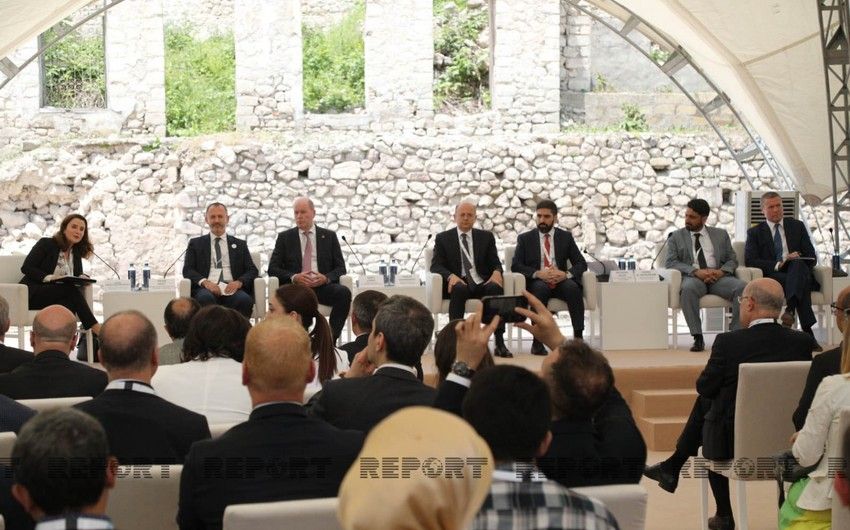 Bakı Enerji Forumu çərçivəsində Şuşada xüsusi sessiya keçirilib