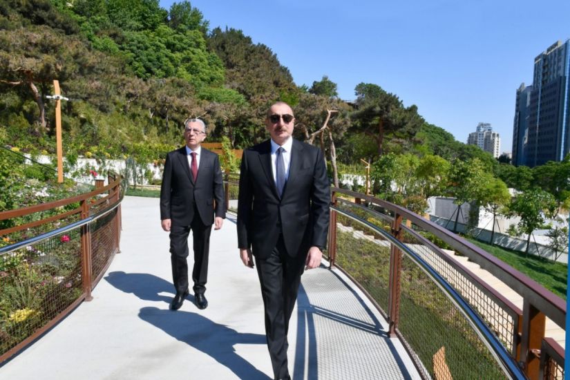 Prezident İlham Əliyev Bakıda yeni salınmış “Çəmbərəkənd” parkında yaradılan şəraitlə tanış olub