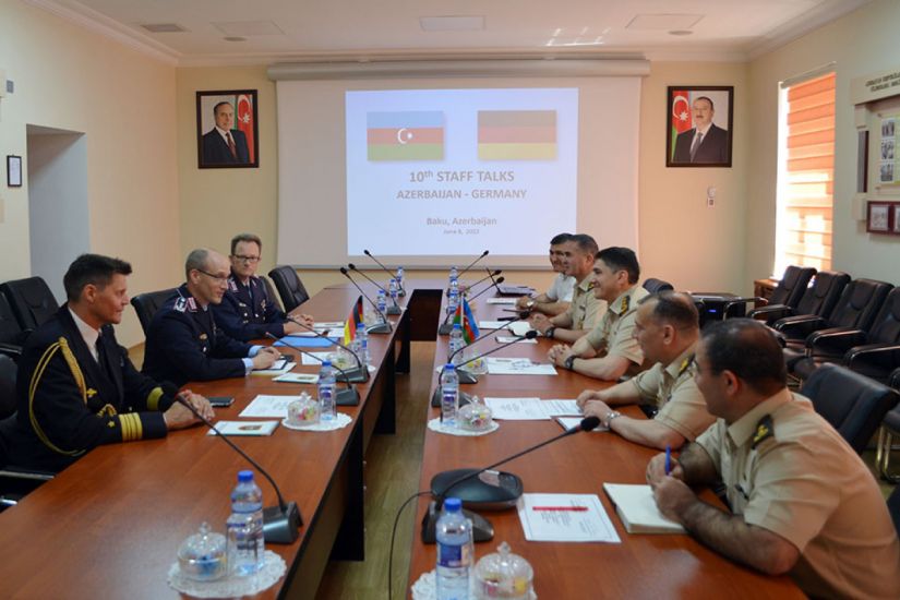 Azərbaycan və Almaniya müdafiə nazirlikləri arasında danışıqlar keçirilib