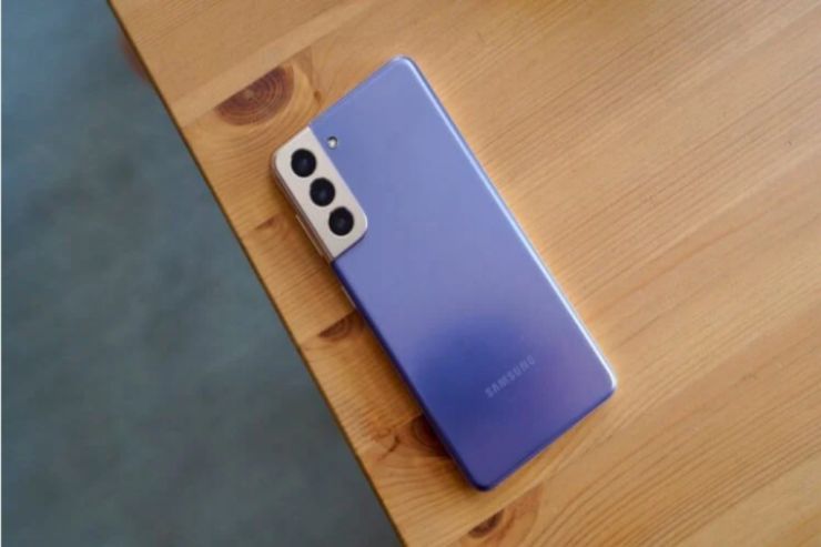 Telefon üzü aşağı qoyulmalıdır:     çoxlarının bundan xəbəri yoxdur