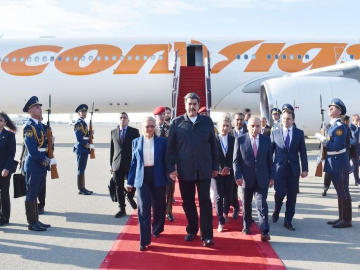 Nikolas Maduro Azərbaycana gəldi