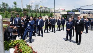 İlham Əliyev və Şavkat Mirziyoyev Daşkənddə Heydər Əliyev Meydanının açılışını ediblər -   YENİLƏNDİ 2 - FOTOLAR — foto 3