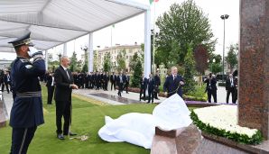 İlham Əliyev və Şavkat Mirziyoyev Daşkənddə Heydər Əliyev Meydanının açılışını ediblər -   YENİLƏNDİ 2 - FOTOLAR — foto 7