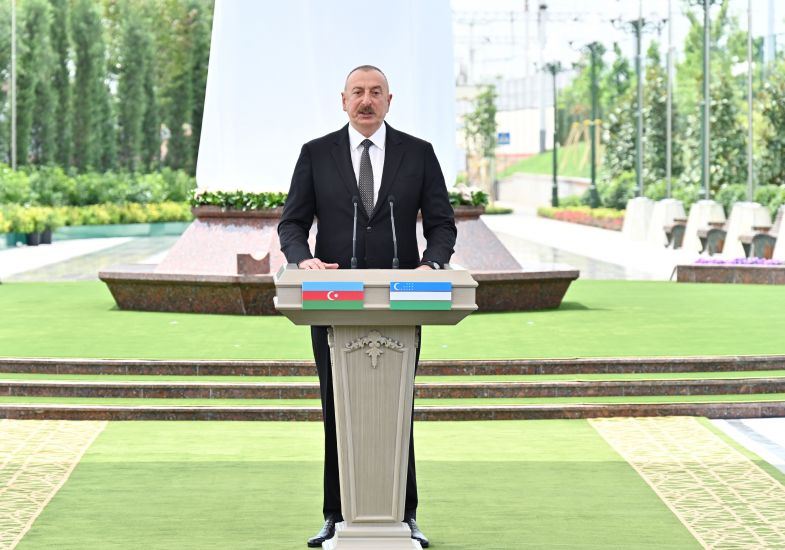 İlham Əliyev: “Özbəkistanda Heydər Əliyevin özbək xalqına münasibətini çox yaxşı bilirlər”