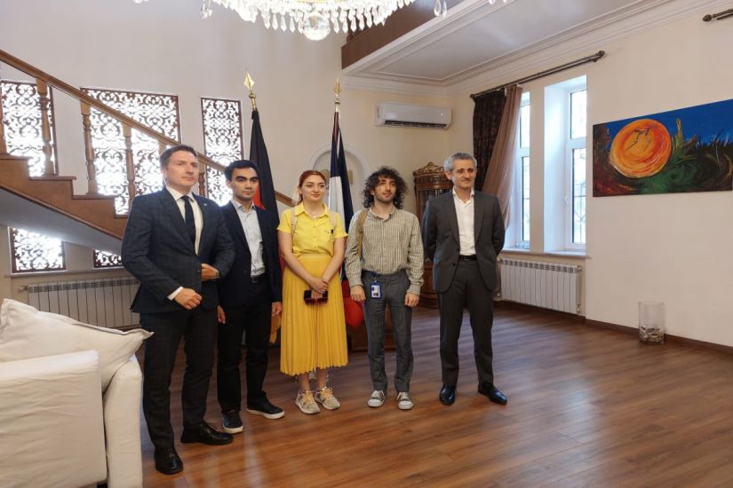Azərbaycanlı gənclər erməni həmyaşıdları ilə görüşün gərgin keçmədiyini bildiriblər