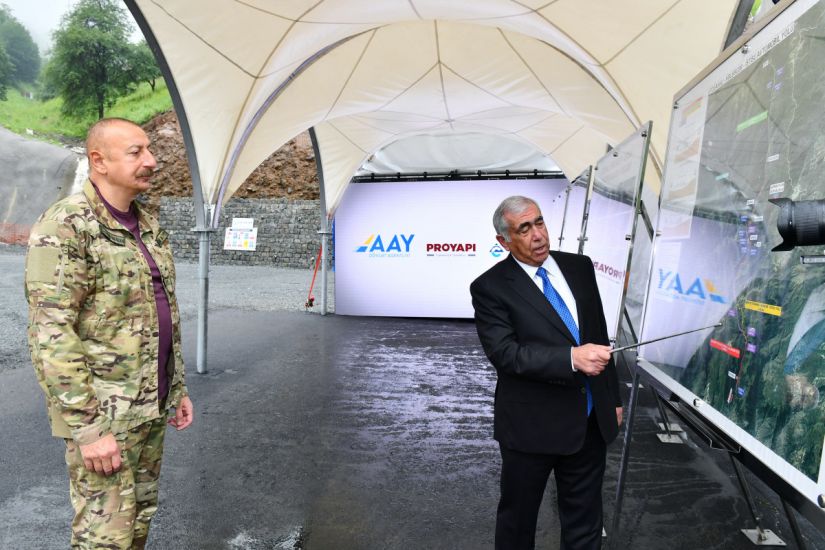 Prezident İlham Əliyev Göygöl rayonunda inşa edilən iki tunelin tikintisi ilə tanış olub