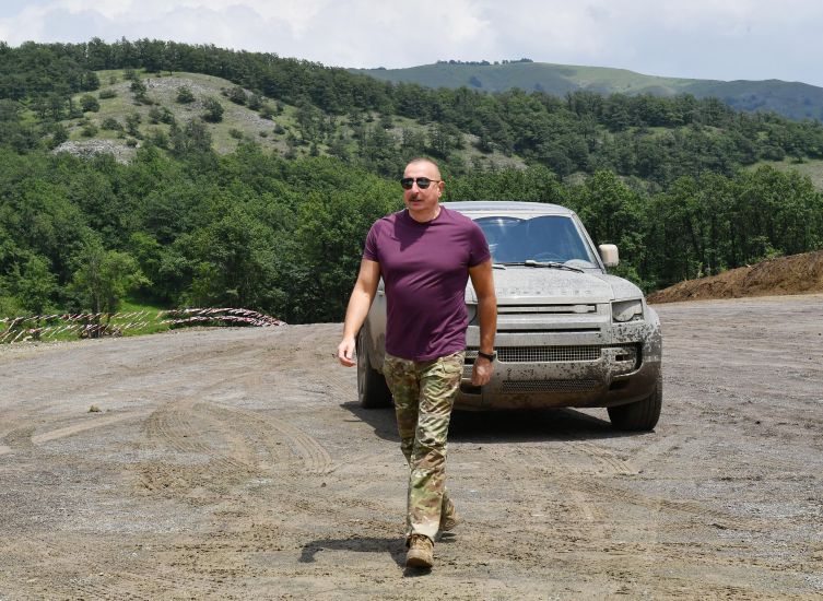 İlham Əliyev Laçın Beynəlxalq Hava Limanının tikintisi ilə tanış olub -       FOTO