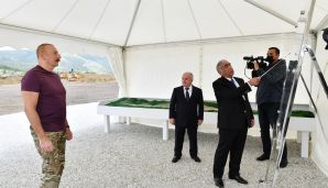 İlham Əliyev Laçın Beynəlxalq Hava Limanının tikintisi ilə tanış olub -       FOTO — foto 2