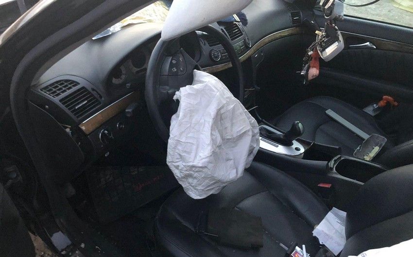 Şəmkirdə avtomobil aşıb, ata ölüb, oğlu ağır xəsarət alıb