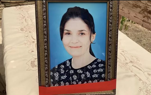 Prokuror həyat yoldaşını feministlərə qoşulduğu üçün öldürən şəxsə 16 il cəza istədi
