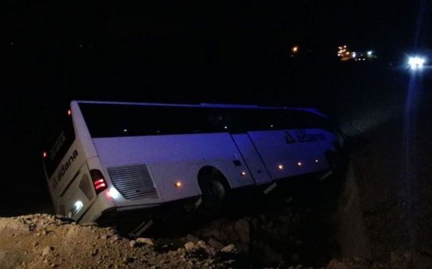 Türkiyədə ağır yol qəzası:     Çox sayda yaralı var