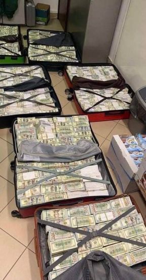Deputatın arvadı 28 milyon dolları götürüb ölkədən qaçmaq istədi