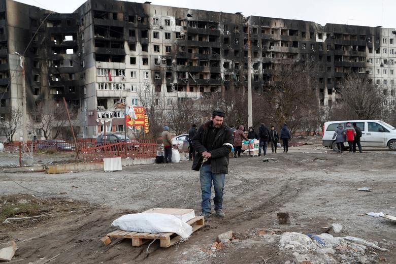 Mariupolda ərzaq yardımı:     “Gec gələndə tapmırsan”