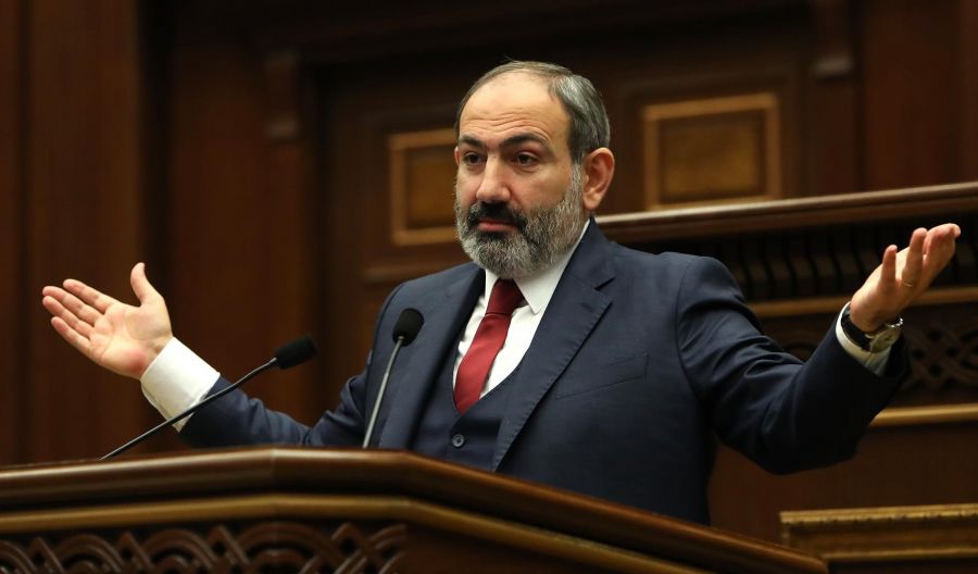 Paşinyan ordunun dəbilqə və zirehli geyim problemindən xəbərsiz olduğunu bildirdi
