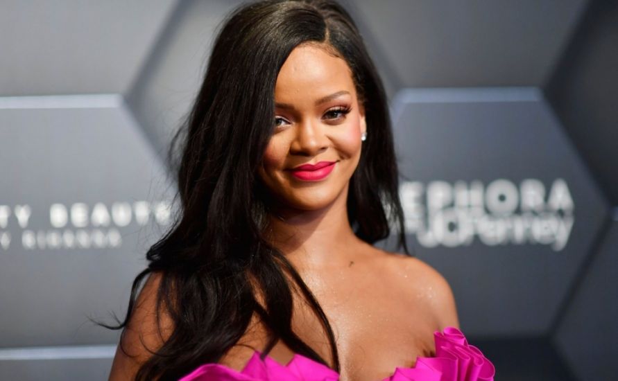 Rihannaya heykəl qoyuldu